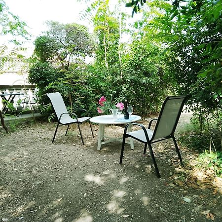 Garden In The Center Split Exterior foto